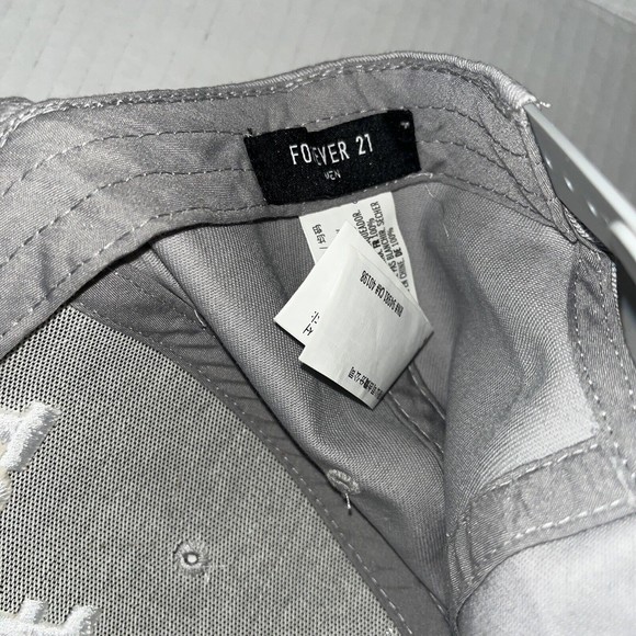 Forever 21 THE GREATEST SnapBack Hat Cap Adult Adjustable Gray Mens Fashion NWT - Picture 4 of 4